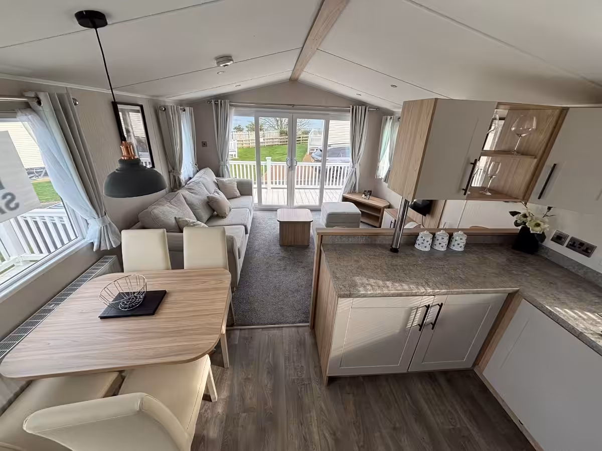 2024 Willerby Manor Green Range kitchen and dining area