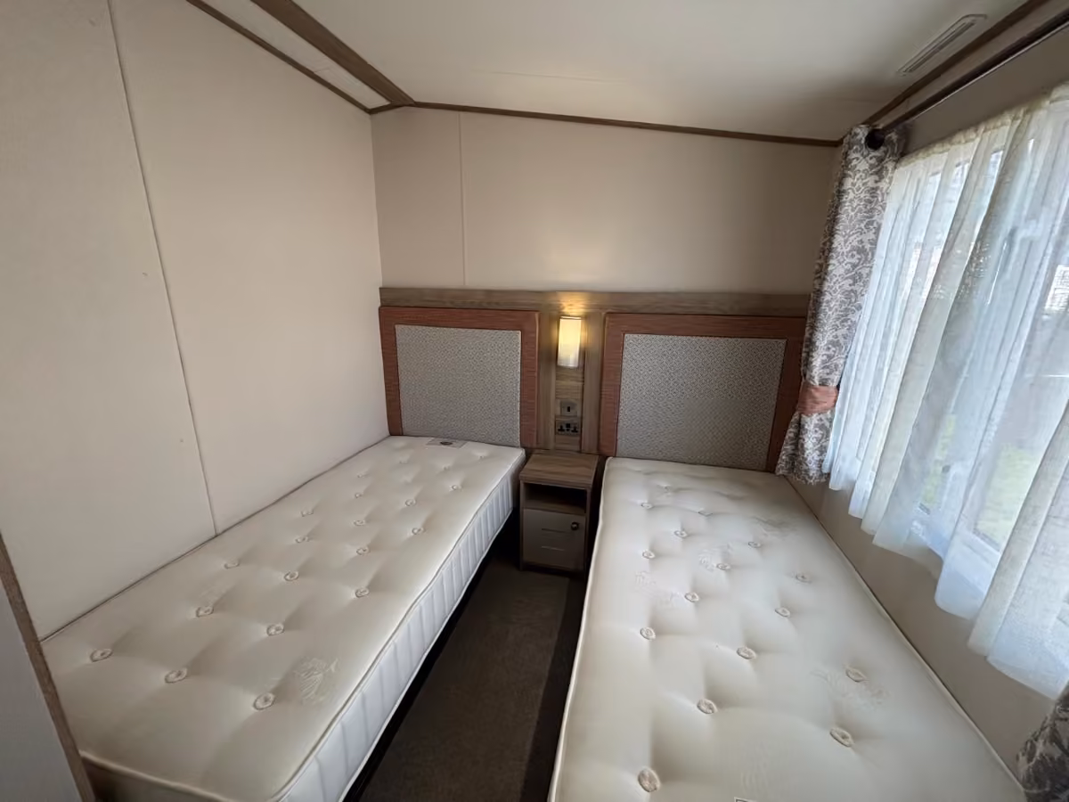 2021 Ambleside Premier Twin Bedroom 1