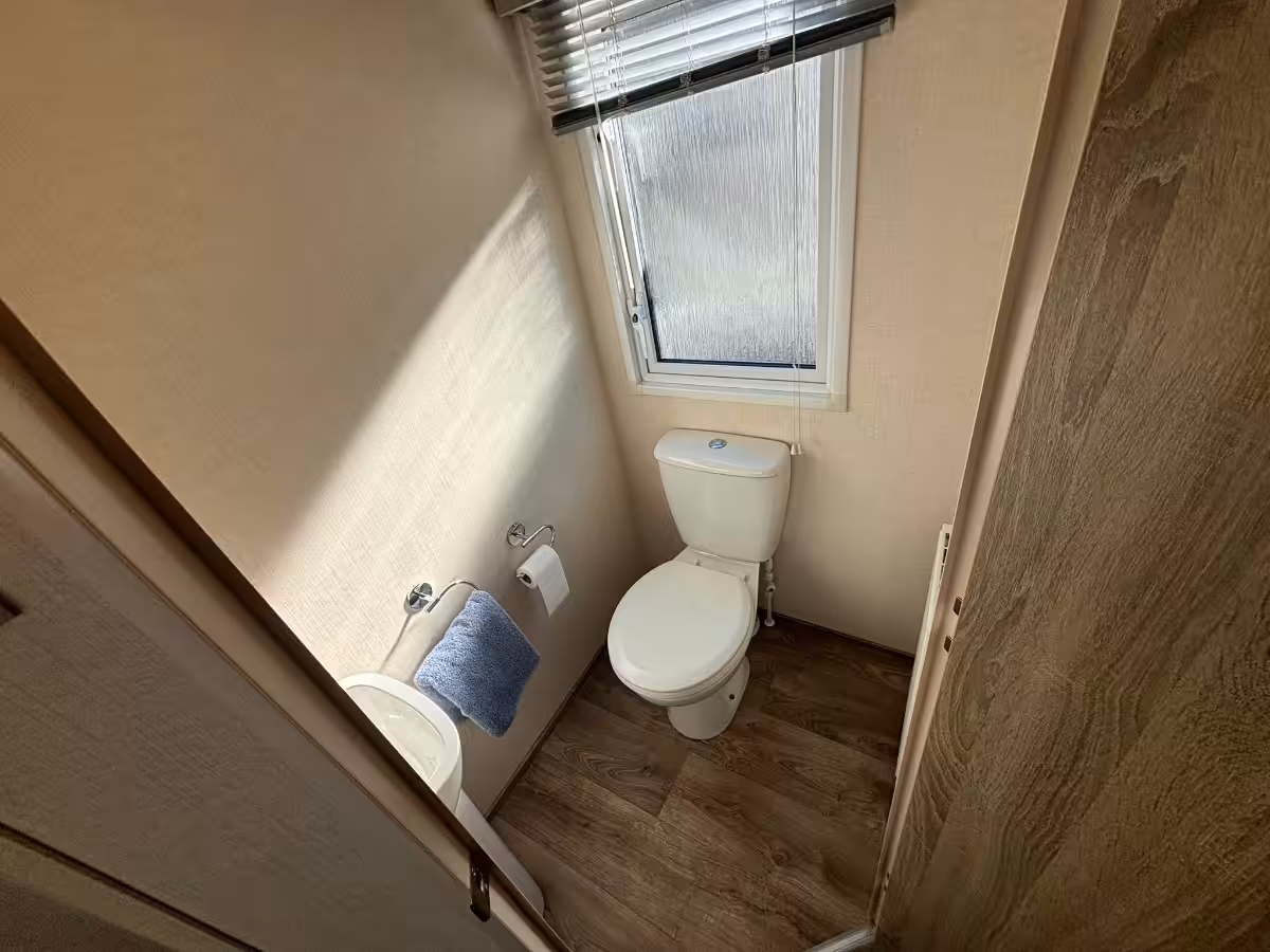 2021 Carnaby Coastline Ensuite 1