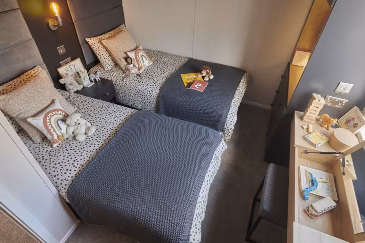 2027 Swift Toronto Urban Lodge Twin Bedroom 1