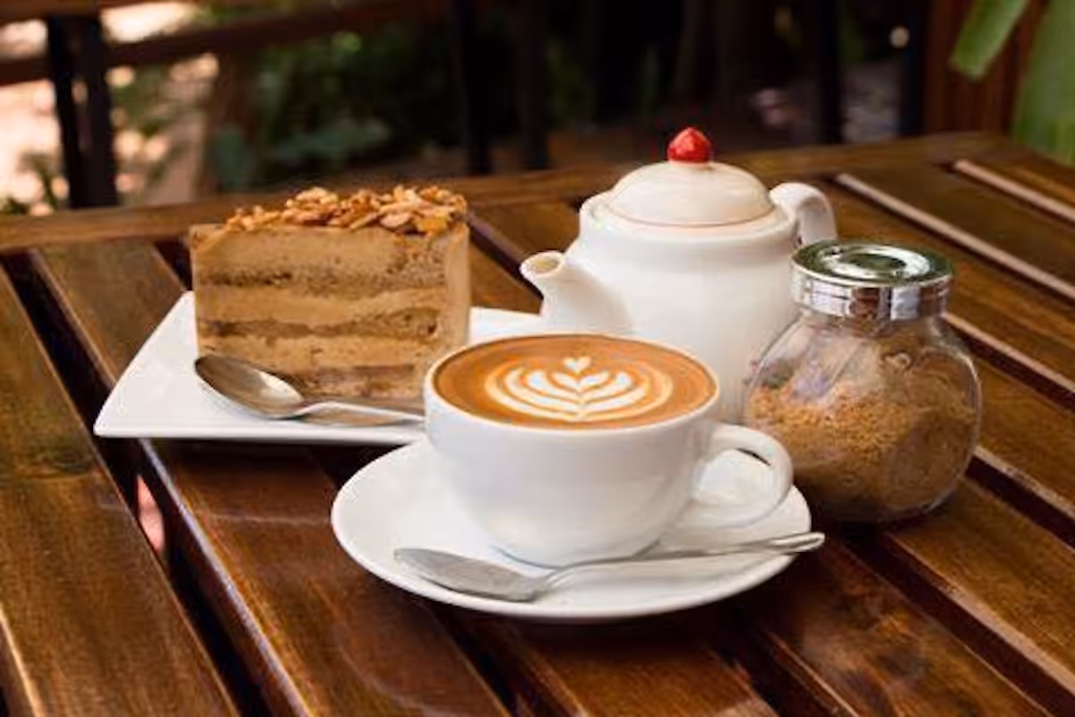The Promenade Cafe Bar
