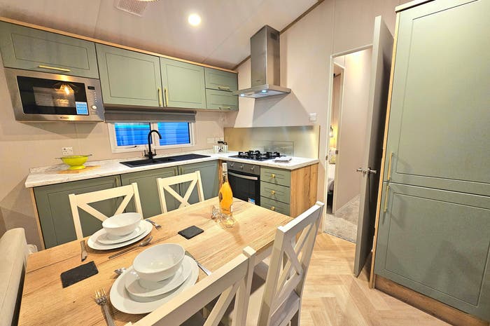 2022 Atlas Heritage Lodge 39ftx12ft 2 Bed 4