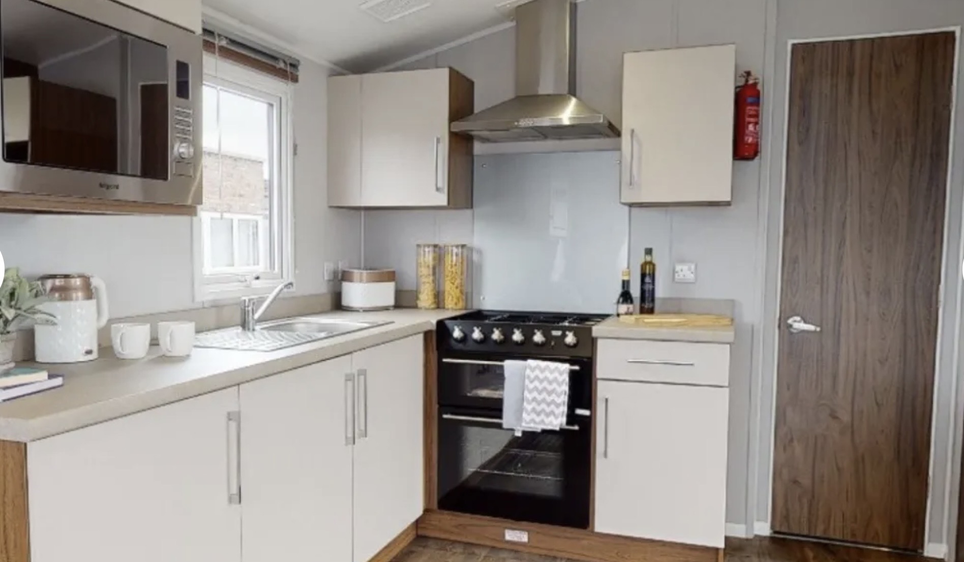 2 Mariners View Minstral 2