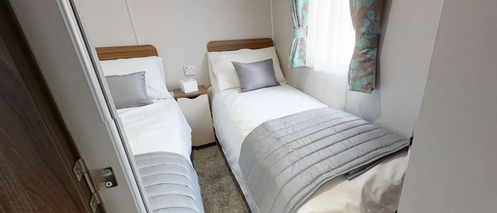 2 Mariners View Minstral 7