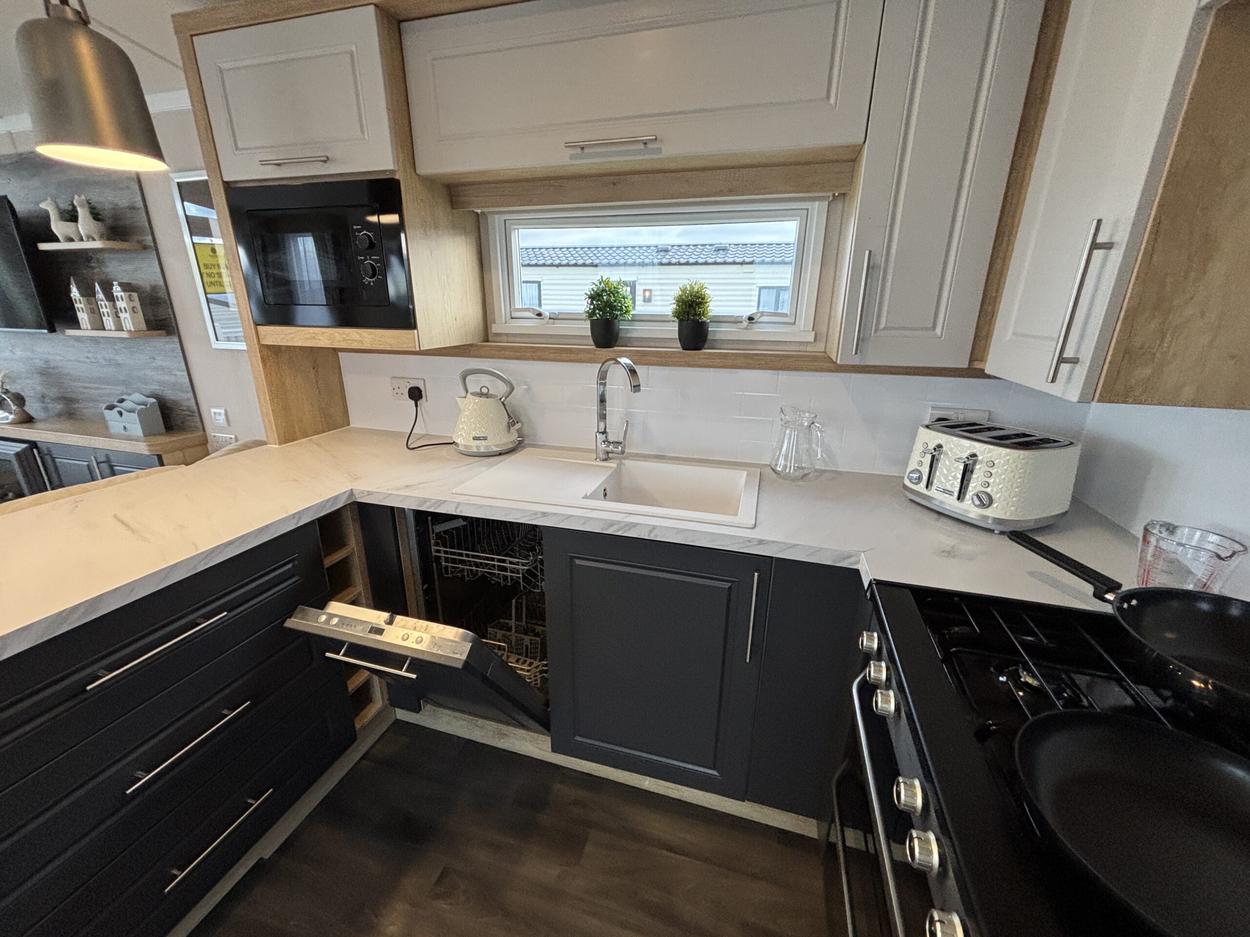 Swift Bordeaux 38ft X 12ft 2022 10