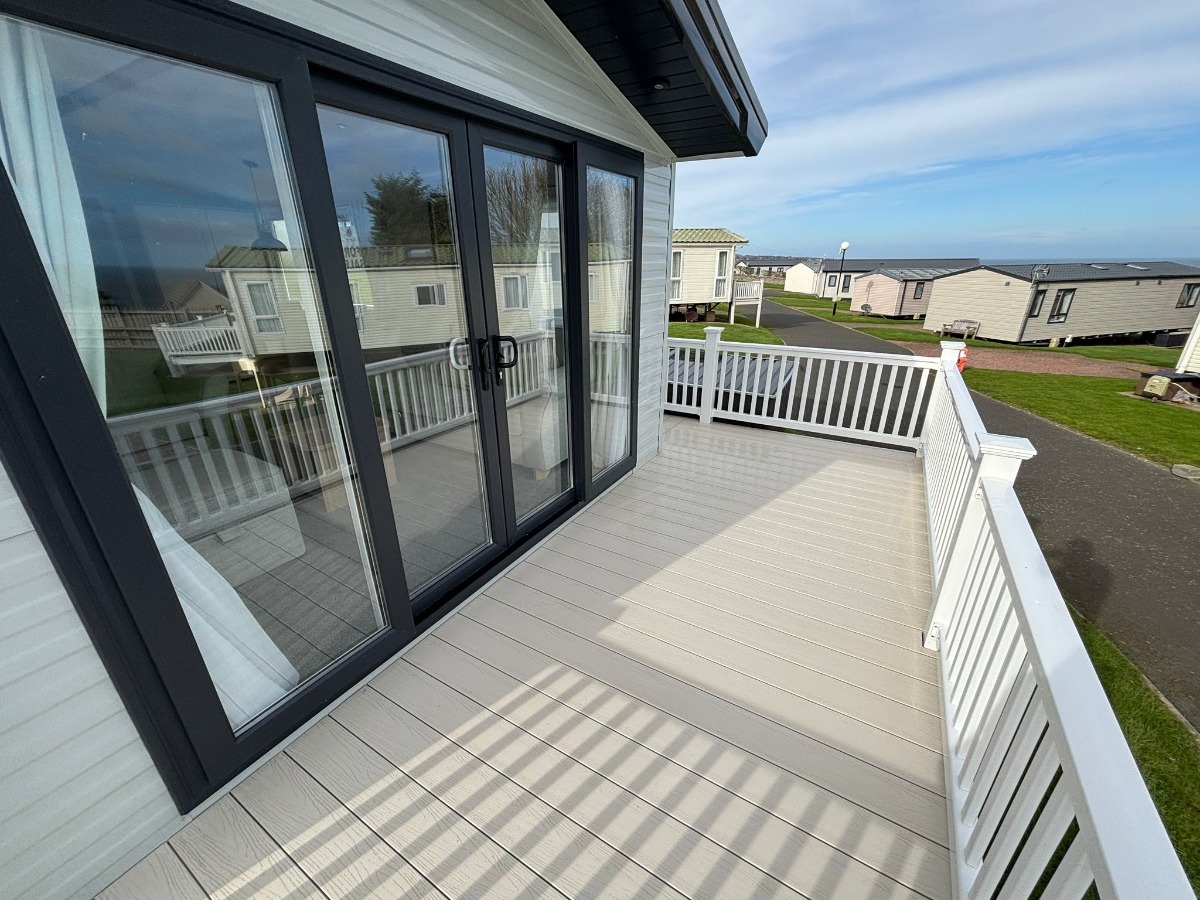 2024 Willerby Manor Green Range decking view
