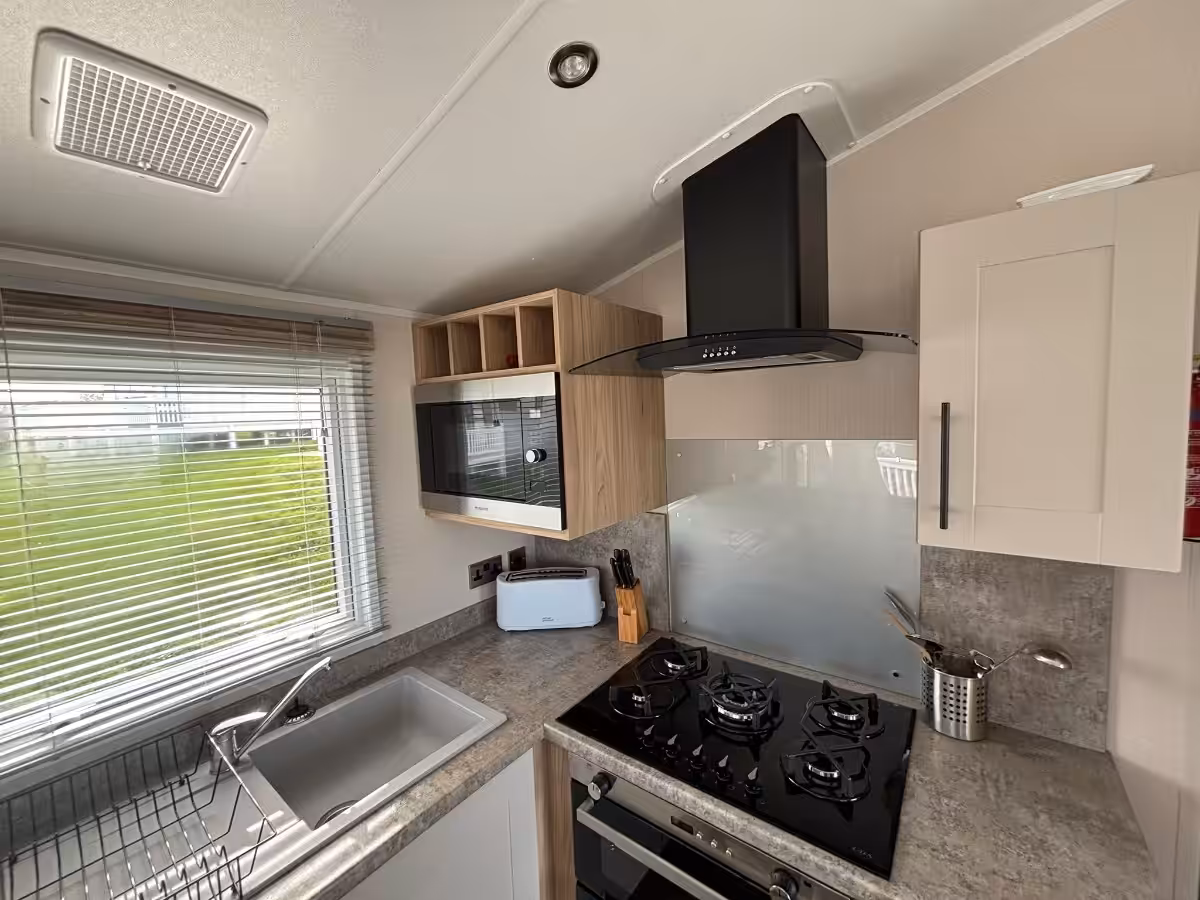 2024 Willerby Manor Green Range kitchen and cooker area