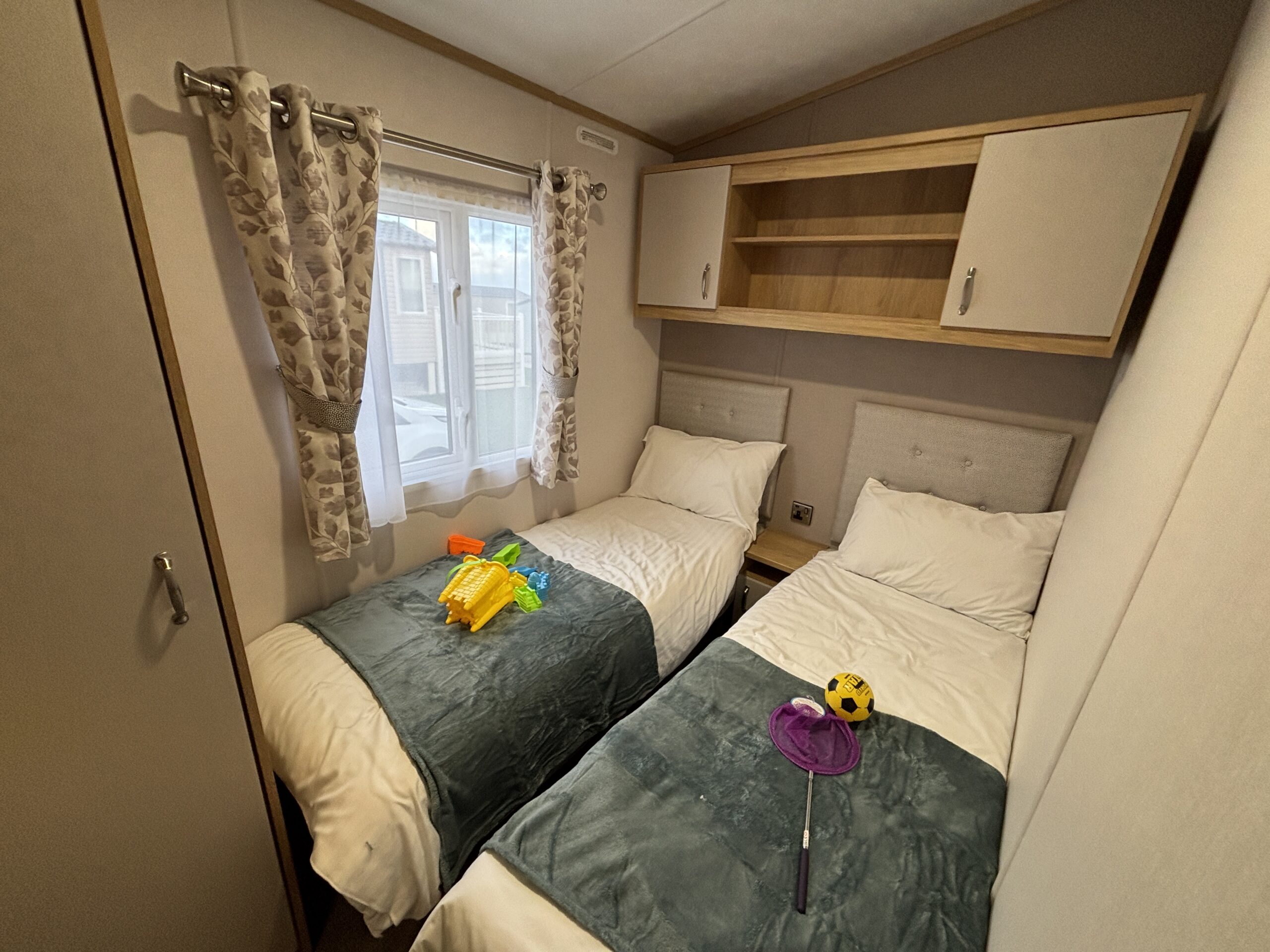 Carnaby Highgrove 40ft X 12ft 5